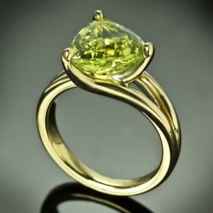 custom-chrysoberyl-trilliant-yellow-gold-solitaire-ring-by-whiteflash-20422_1.jpg