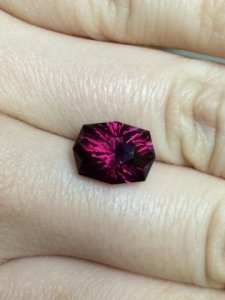 garnet_loose1.jpg garnet_loose1.jpg