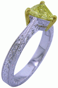 Trilliant-Yellow-Diamond-Ring-4.gif