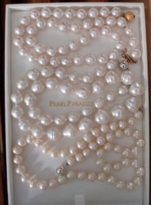 white_pearls-_baroque_akoya__ssp__metallic_white.jpg
