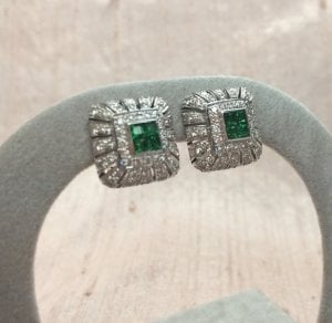 art_deco_tsavorite_and_diamond_earrings_1.jpg art_deco_tsavorite_and_diamond_earrings_1.jpg