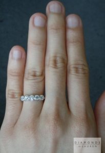 r5297-handshot-02.jpg