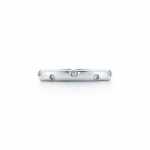 etoilediamond-ring-35365478_959804_ed_m.jpg