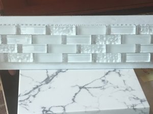 whiteglassbacksplash.jpg whiteglassbacksplash.jpg