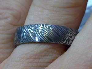 chris_ploof_-_damascus_steel_-_oxidised_wood_grain_6mm_-_crop.jpg chris_ploof_-_damascus_steel_-_oxidised_wood_grain_6mm_-_crop.jpg