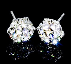 6-prong-martini-diamond-earrings-in-platinum-by-whiteflash_46116_26148_a.jpg