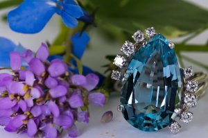 Img1704-aqua.jpg