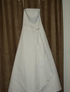 Full%20dress%20wth%20broach.jpg Full%20dress%20wth%20broach.jpg