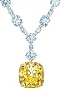 3464a7981a52a8b9a9fcec0ba004425d--diamond-pendant-diamond-necklaces.jpg