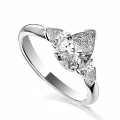 5decef26e24bb474384973fead910b3f--pear-shaped-diamond-ring-pear-diamond.jpg
