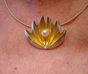 Lotus%20part%20closeup.jpg