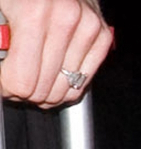 chelseaclintonengagementring.jpg