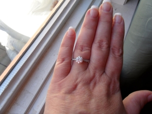 ER%201.8%20mm%20pave%20band%20for%20posting.jpg