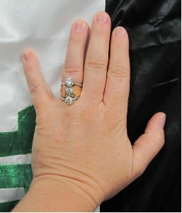 2 carat diamond on on sale size 8 finger