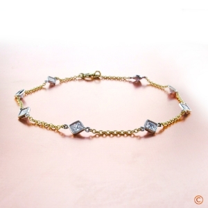 BrianGavin_PrincessBracelet2b_011911.jpg BrianGavin_PrincessBracelet2b_011911.jpg