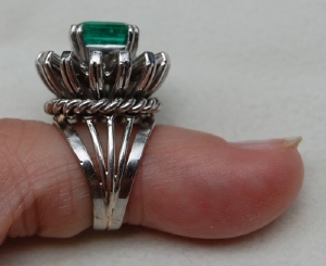 kiz-emeraldring6.jpg kiz-emeraldring6.jpg