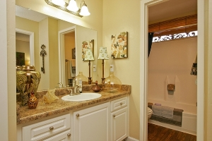 Apt%201%20Bathroom.jpg Apt%201%20Bathroom.jpg