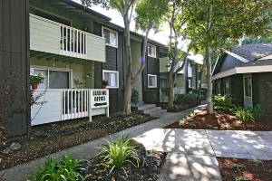 Apt%201%20Exterior.jpg Apt%201%20Exterior.jpg