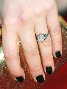 anna-paquin-ring.jpg