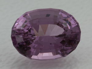 SpinelOval4_18ct_v01.jpg