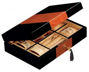 jewelbasket_1880_58572113.jpg