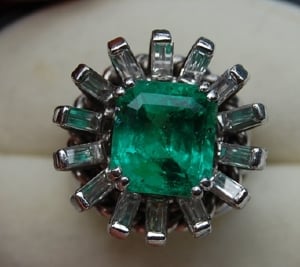 kiz-emeraldring1.jpg