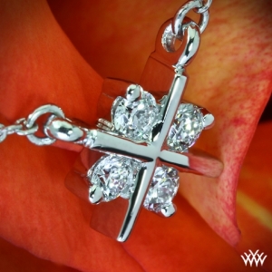 Platinum-Diamond-Pendant-by-Whiteflash-30399_2.jpg Platinum-Diamond-Pendant-by-Whiteflash-30399_2.jpg