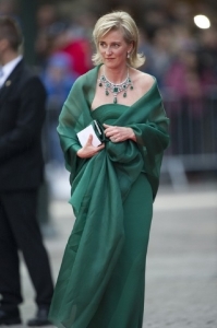 astrid%20looking%20good%20in%20green.jpg