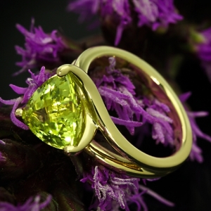 Custom-Chrysoberyl-Trilliant-Yellow-Gold-Solitaire-Ring-by-Whiteflash-20422_8.jpg
