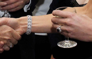 kate-middleton-s-bracelet-and-wedding-ring-pic-pa-645231523.jpg