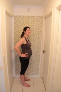 Belly%2024%20weeks%208.01.12PS.jpg Belly%2024%20weeks%208.01.12PS.jpg