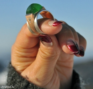 ring-smaragd-hand.jpg