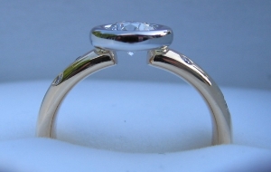 halosideview%20Standard%20e-mail%20view.jpg