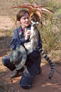 07025zombitze--Lisa+ring-tailed_lemur--MGjul08_thumb.jpg