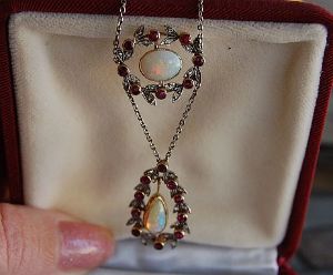AntiqueNecklace.jpg