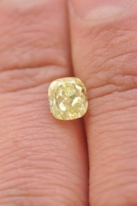 1.50ct%20FLY%20on%20hand%20-Pic1.jpg