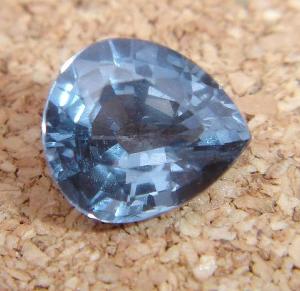 Grayish%20blue%20spinel.jpg