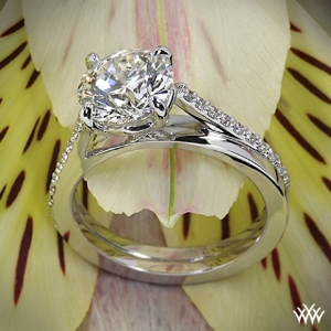 Custom-Diamond-Engagement-Ring-by-Whiteflash-32544_g.jpg