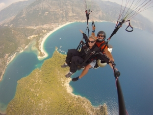 parasailing.jpg parasailing.jpg