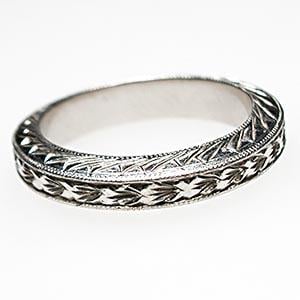 wm5554i-estate-engraved-platinum-wedding-band-ring.jpg
