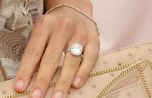 1213-5-celebrity-engagement-rings-molly-sims_we.jpg