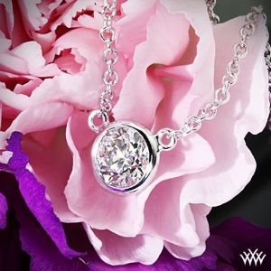 verismo-diamond-pendant-in-18k-white-gold-by-whiteflash.jpg