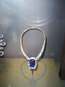sapphirenecklacelogan.JPG