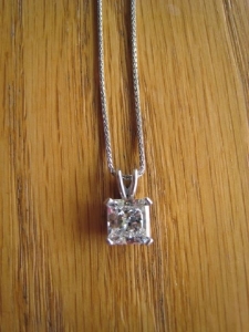 pendant_close_up.jpg