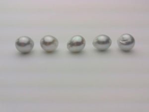 silver_kamoka_pearls_2.jpg