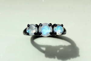 flying_fox_moonstone-three-stone-ring1.jpg