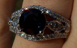 sapphire er ring1.jpg