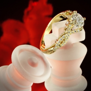 verragio-insignia-diamond-engagement-ring-in-18k-yellow-gold-for-whiteflash_37182_g3.jpg