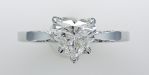 tacori-ring-with-heart-shaped-diamond_top.jpg