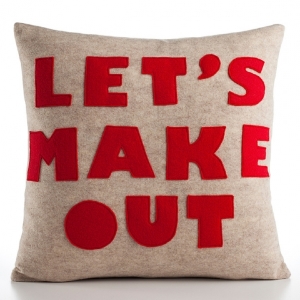 m_pillow.jpg